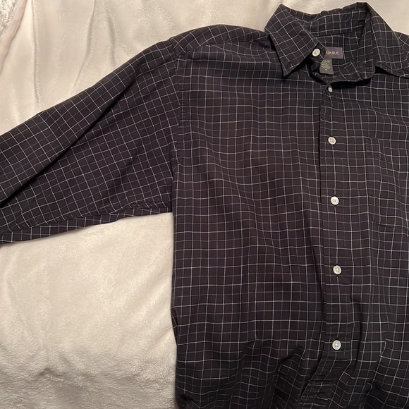 Medium Banana Republic button down shirt. - Picture 5 of 5